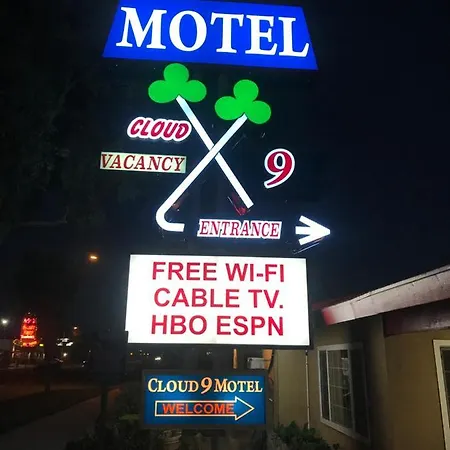 Cloud 9 Motel
